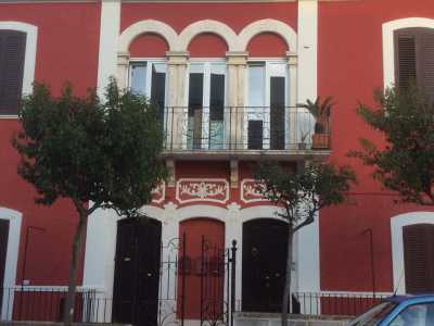 Un palazzotto in via Garibaldi